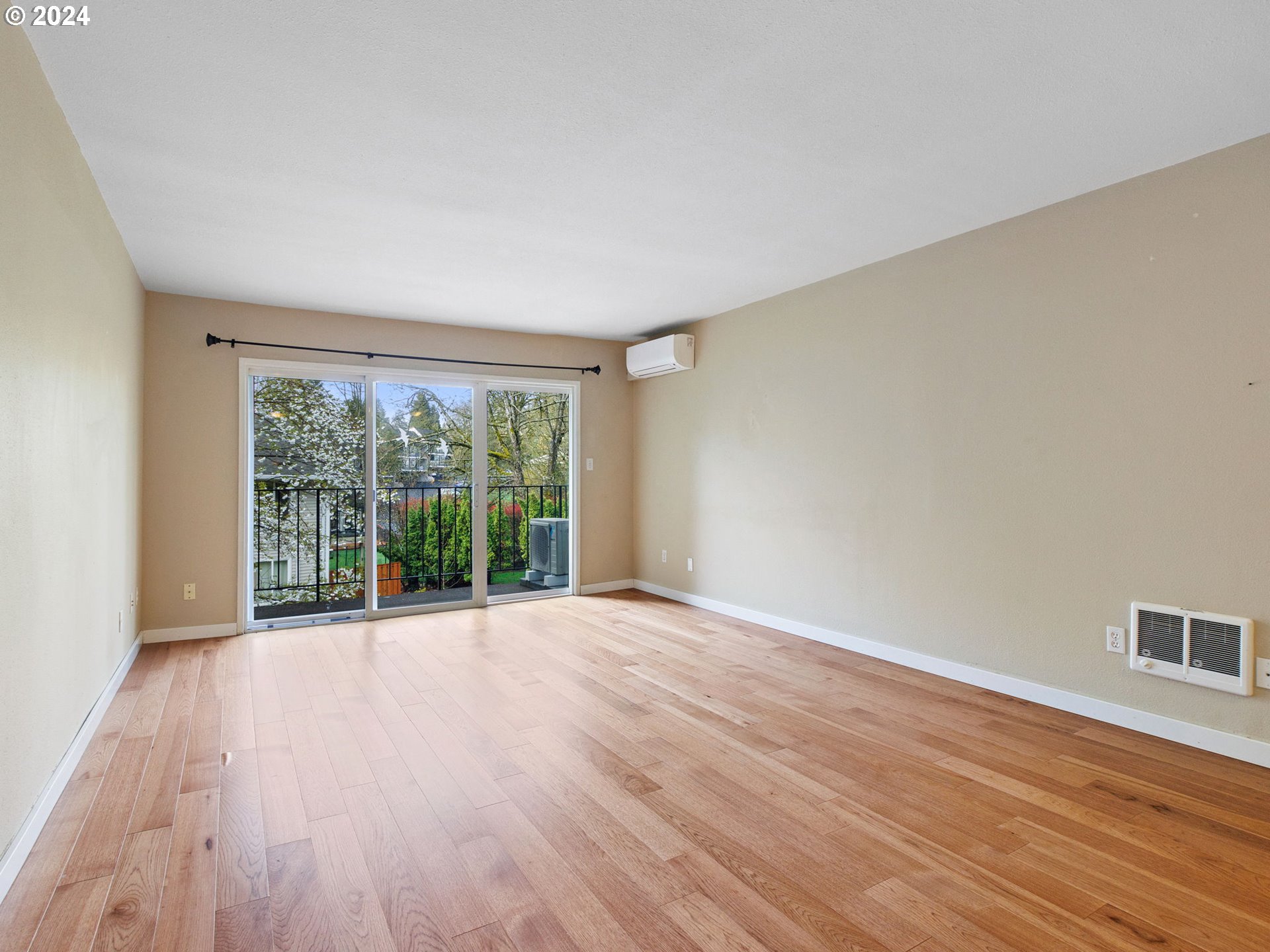 6835 Southwest Capitol Hill Road, Unit 35 Portland, OR 97219 - Photo 10 of 33 Gallery Image 10