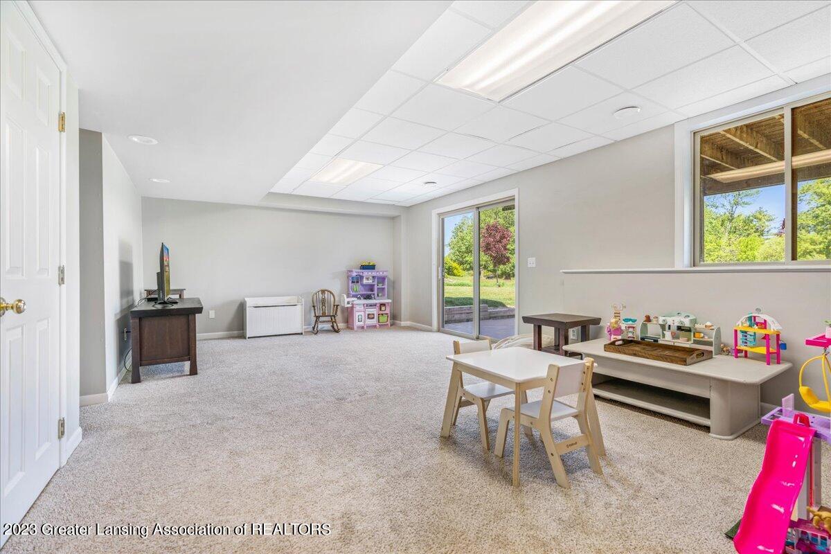 65 Three Oaks Road Okemos, MI 48864 - Photo 42 of 61 42-Media Jett-38