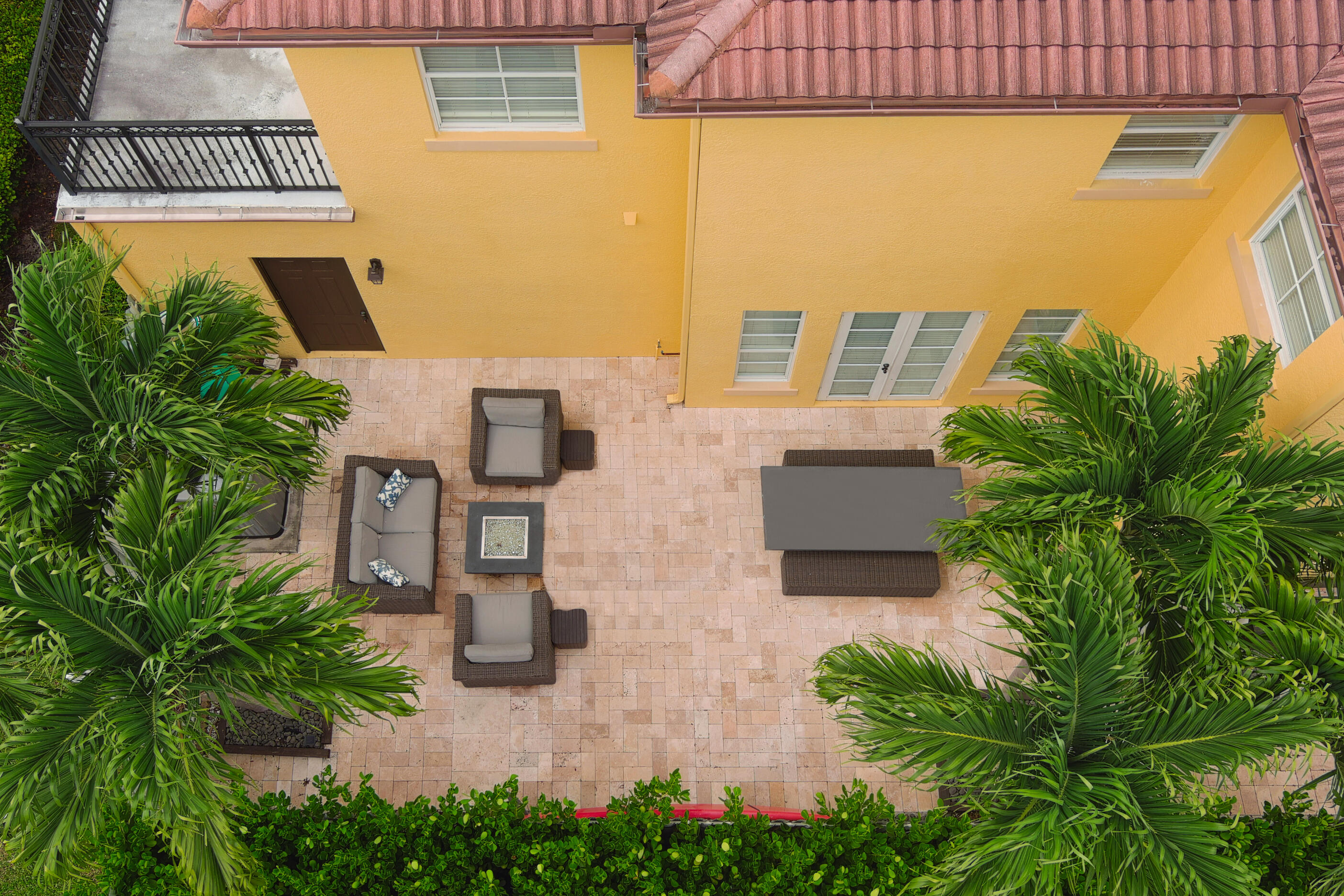 40 Via Poinciana Lane Boca Raton, FL 33487 - Photo 23 of 27 04