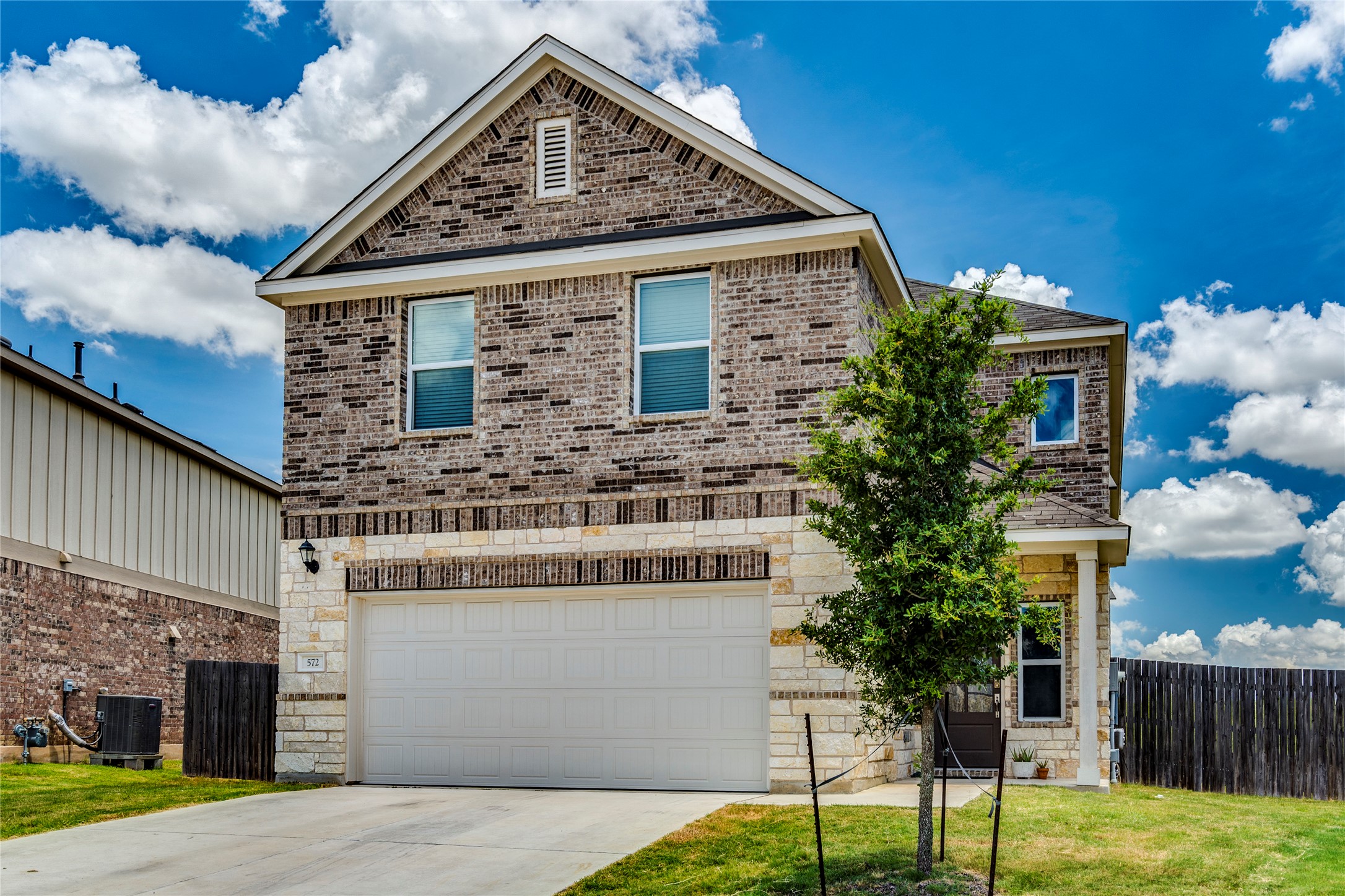 572 Pepperbark Loop Buda, TX 78610 - Photo 3 of 34 Gallery Image 3