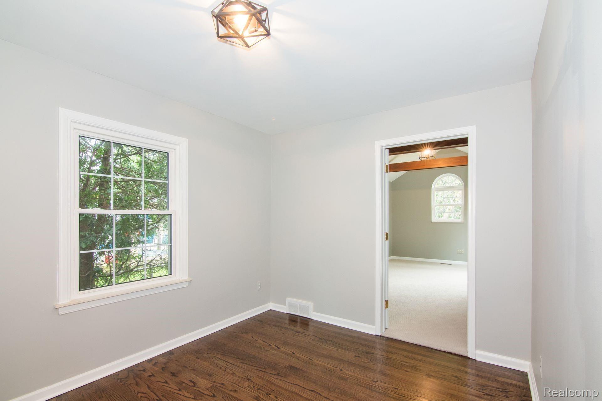 863 Rivard Boulevard Grosse Pointe, MI 48230 - Photo 10 of 19 10----16.jpg