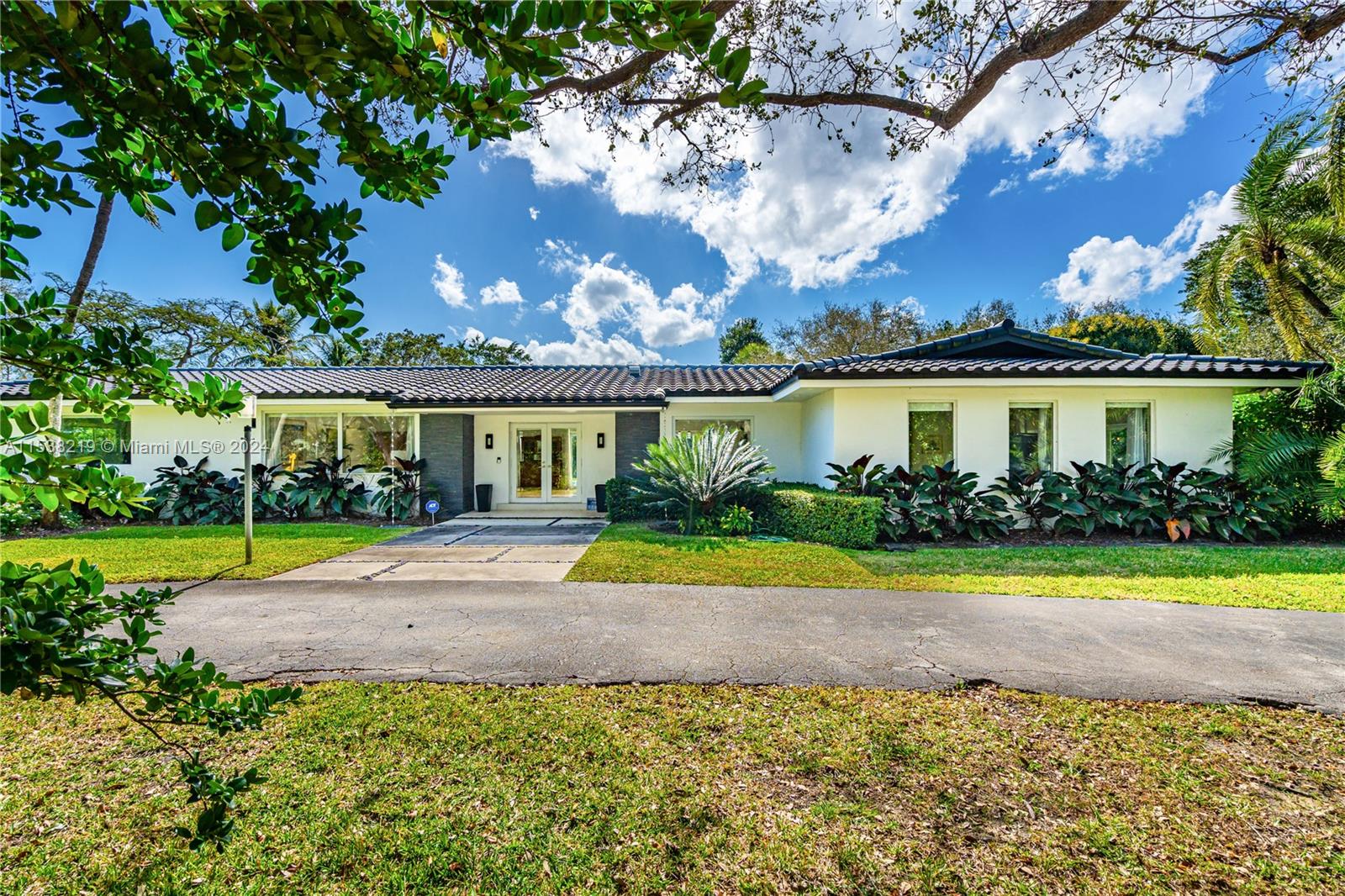 6430 Southwest 126th Street Road Pinecrest, FL 33156 - Photo 3 of 34 Gallery Image 3