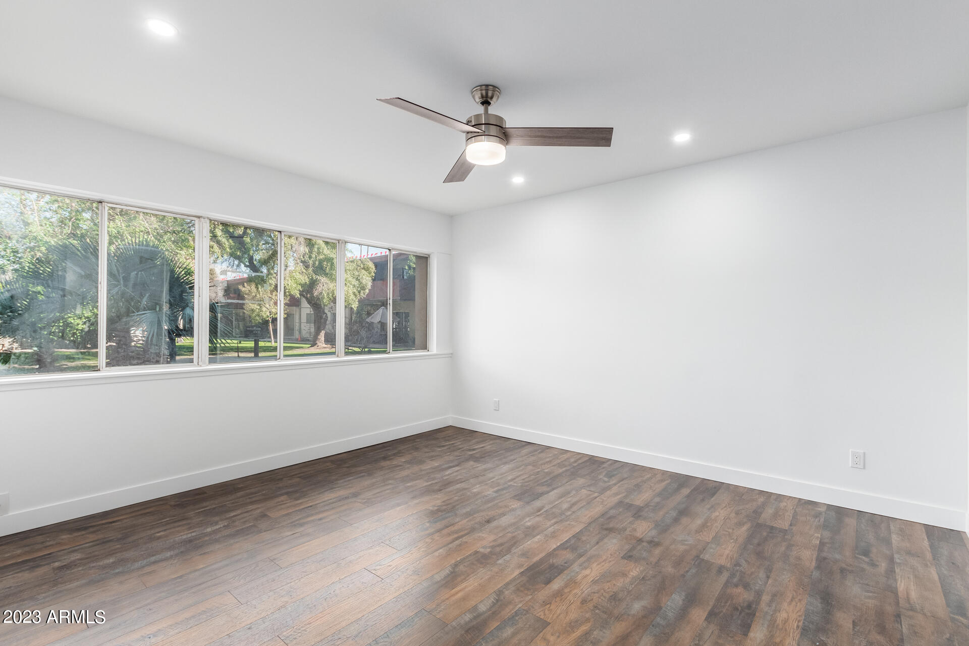 353 East Thomas Road, Unit C105 Phoenix, AZ 85012 - Photo 6 of 16 07 - Thomas