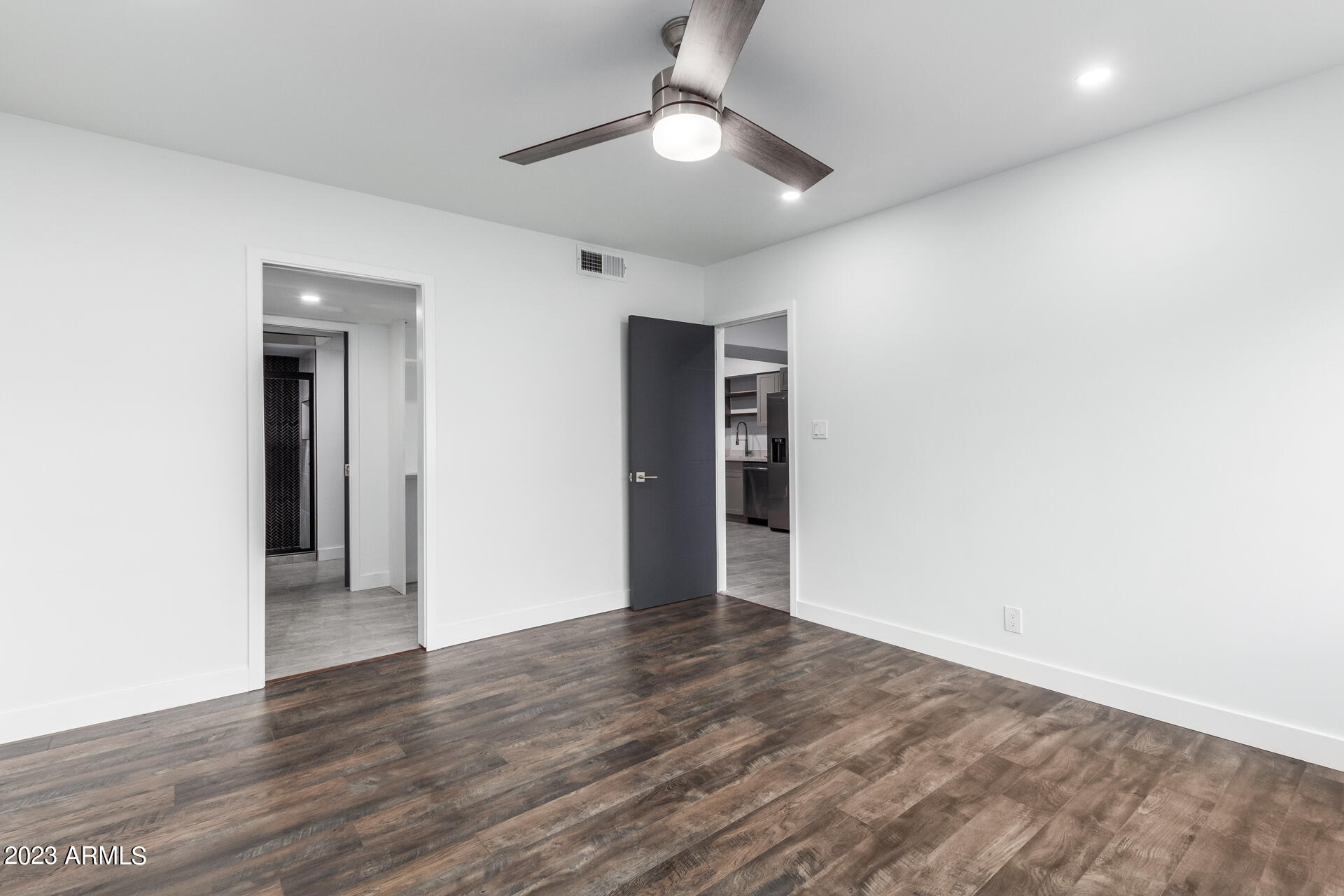 353 East Thomas Road, Unit C105 Phoenix, AZ 85012 - Photo 8 of 16 09 - Thomas