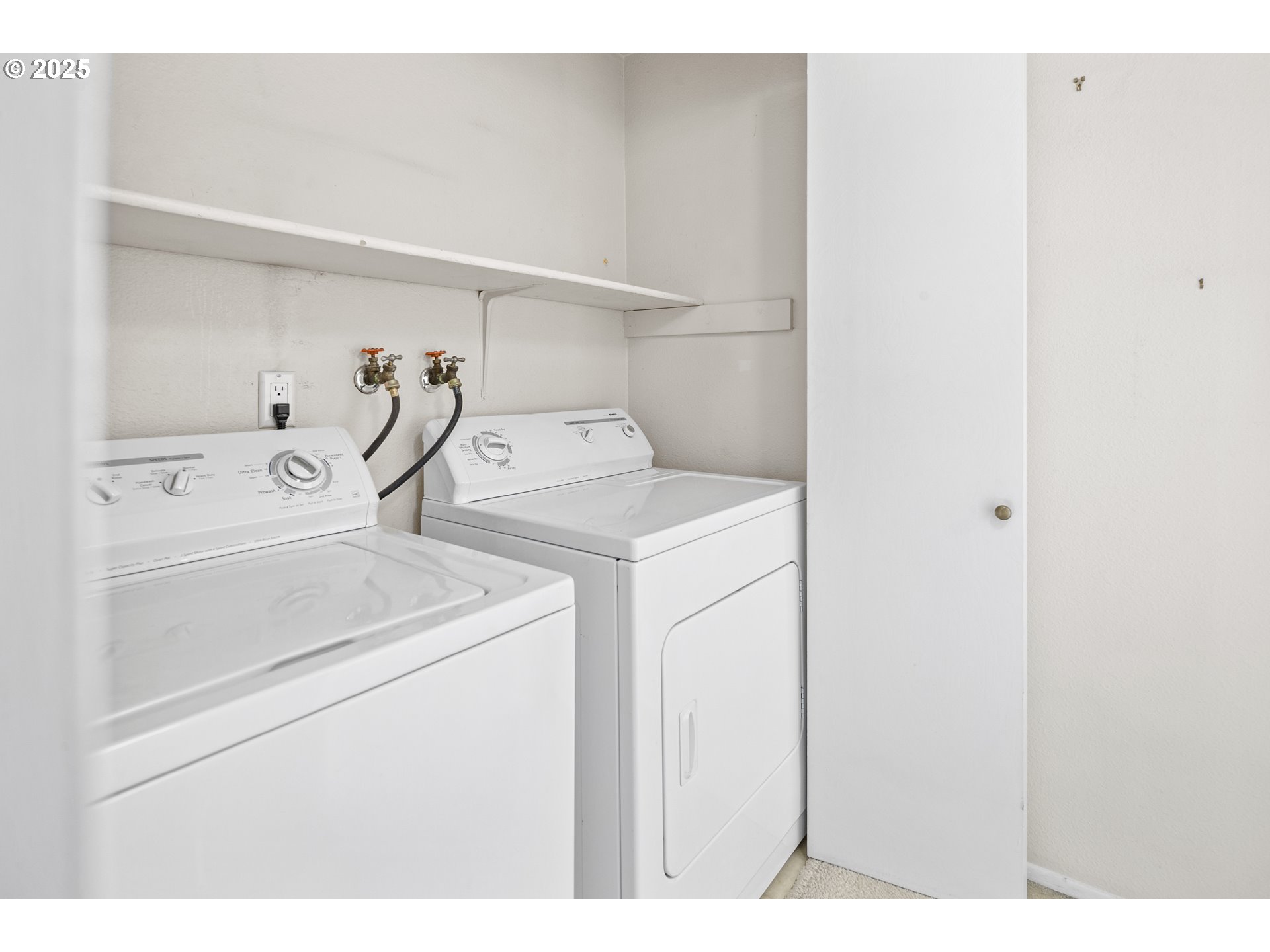 5620 South Riverside Lane, Unit 14 Portland, OR 97239 - Photo 22 of 26 Gallery Image 22