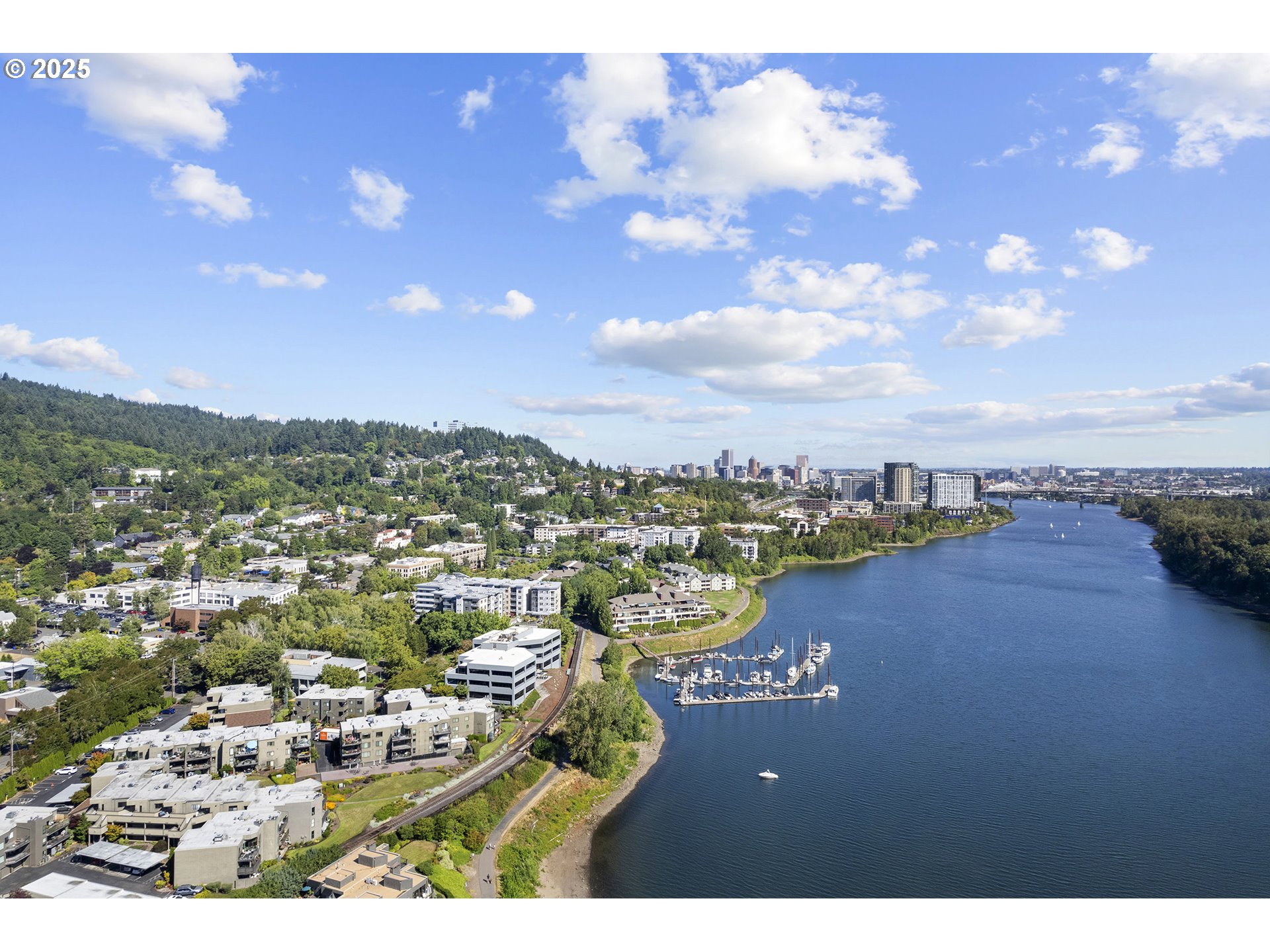 5620 South Riverside Lane, Unit 14 Portland, OR 97239 - Photo 26 of 26 Gallery Image 26