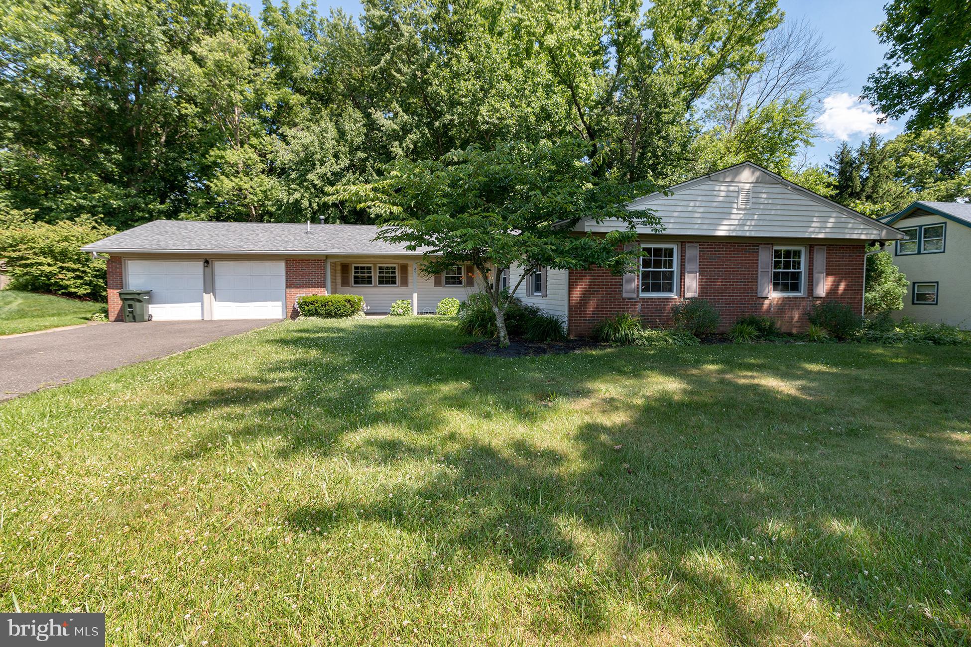 27 Crestview Drive Willingboro, NJ 08046 - Photo 1 of 29