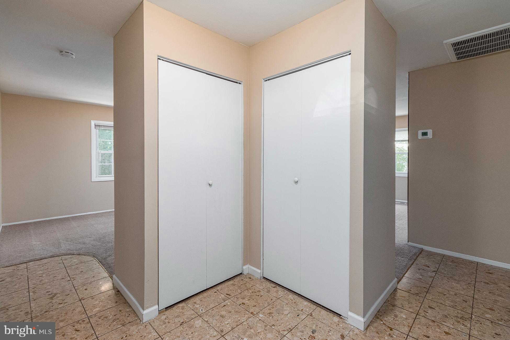 27 Crestview Drive Willingboro, NJ 08046 - Photo 5 of 29