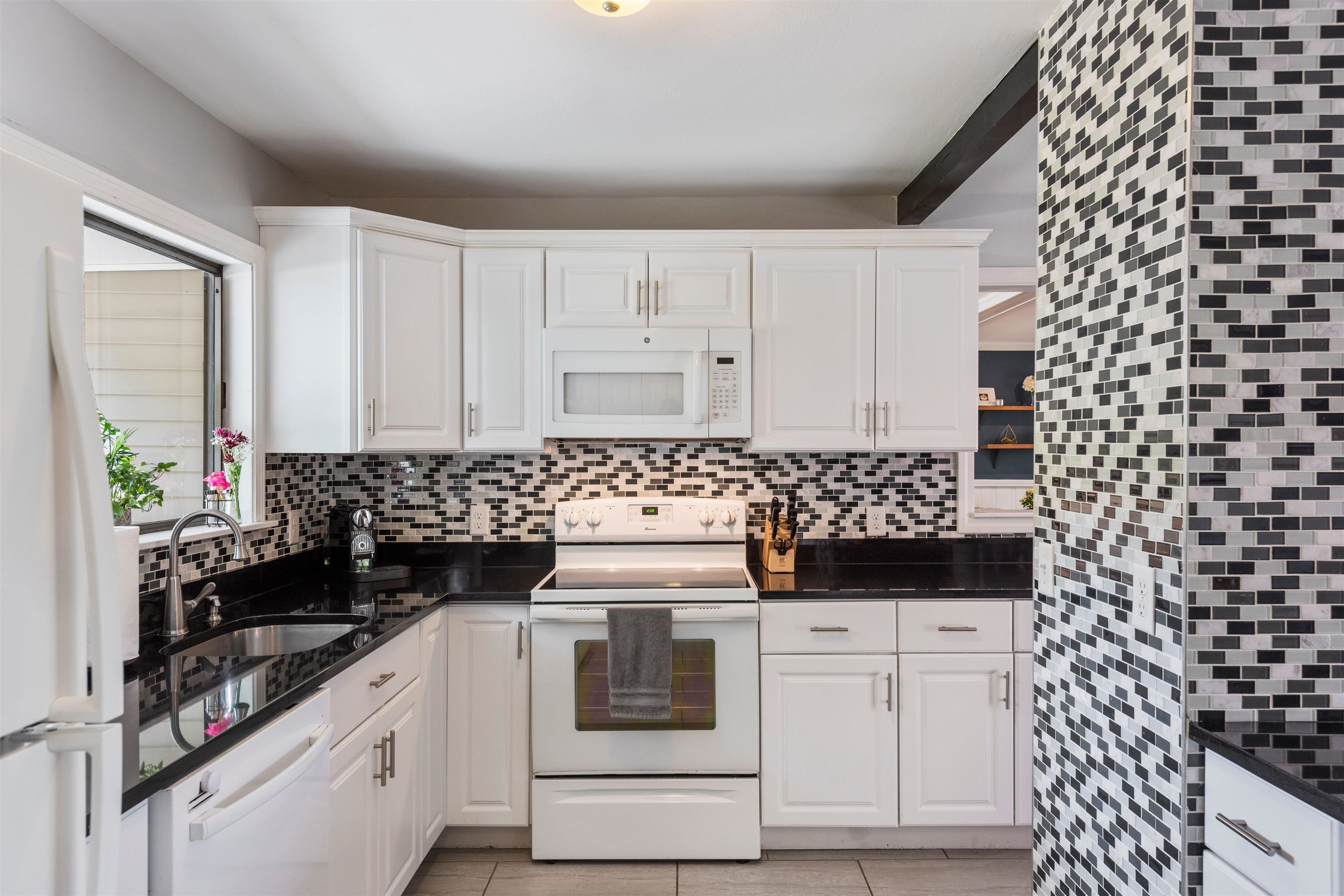 12 Pine Road North Hampton, NH 03862 - Photo 7 of 27