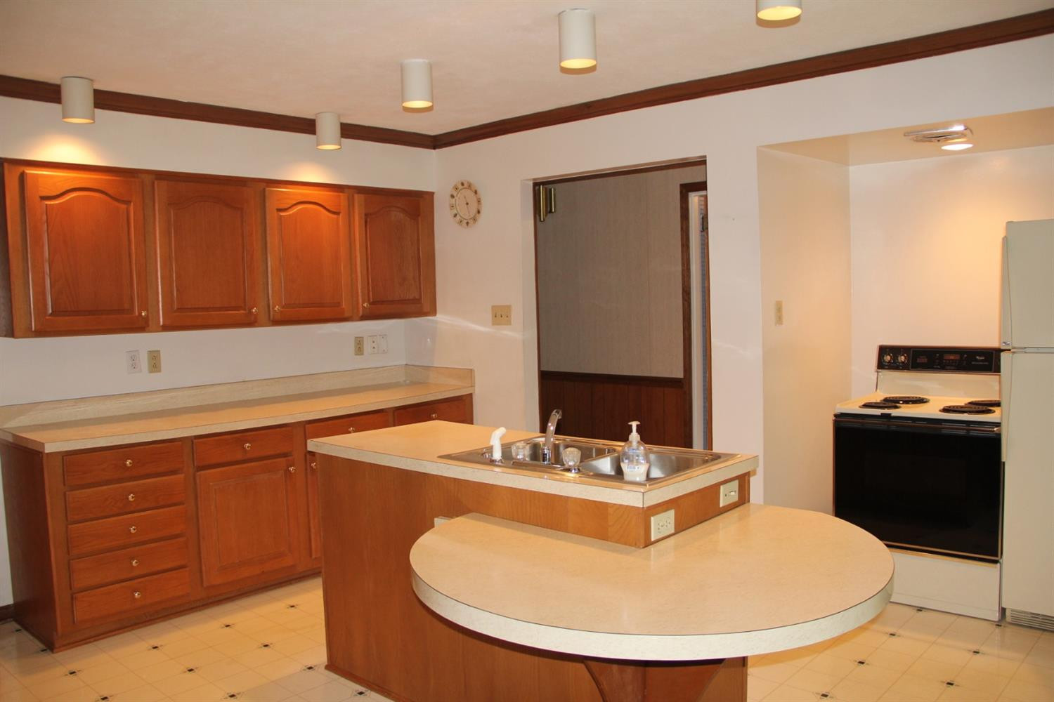 1006 Castleton Way Lexington, KY 40517 - Photo 16 of 34 Photo 16