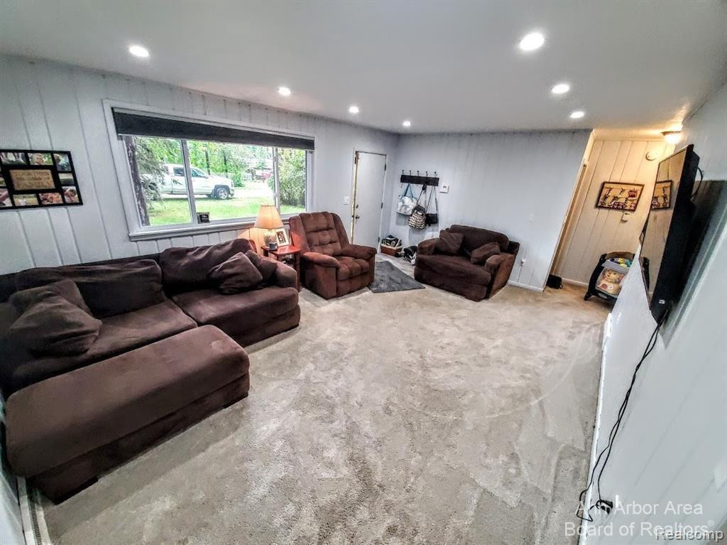 8570 Orchard Road Pinckney, MI 48169 - Photo 2 of 12 Photo 2