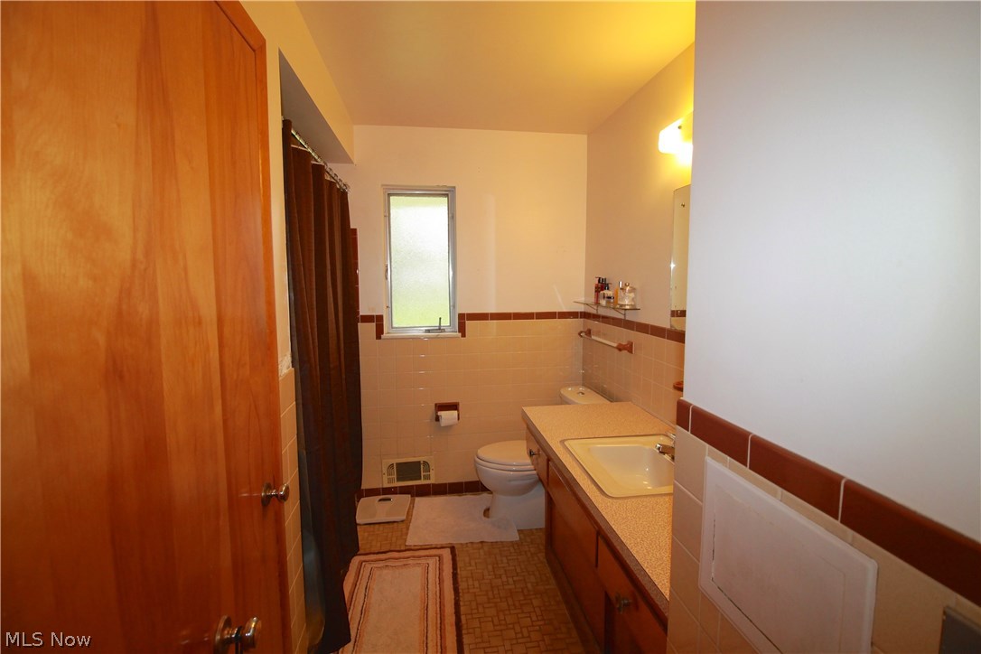 13169 Whitney Road Strongsville, OH 44136 - Photo 23 of 35 Gallery Image 23