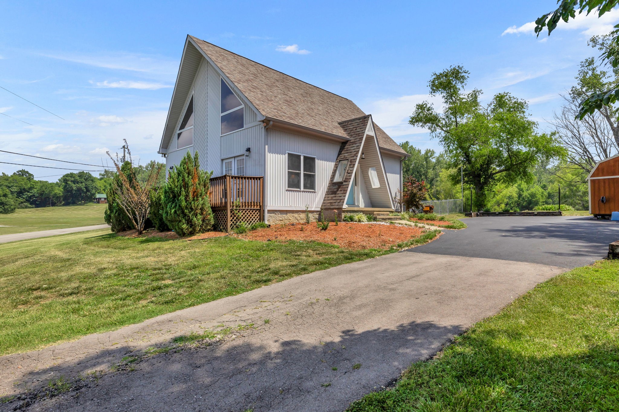 670 Still Pond Road Columbia, TN 38401 - Photo 7 of 43 a front view of house with yard and green space