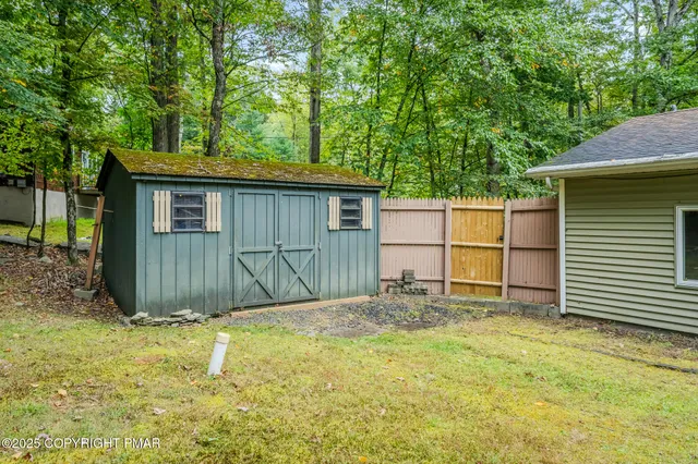 $314,900 | 104 Lakeview Drive, Dingmans Ferry, PA 18328