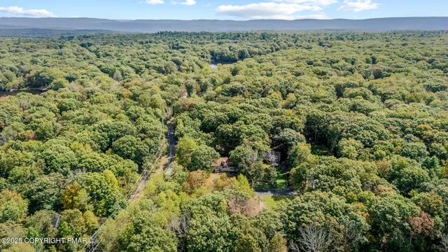 $314,900 | 104 Lakeview Drive, Dingmans Ferry, PA 18328