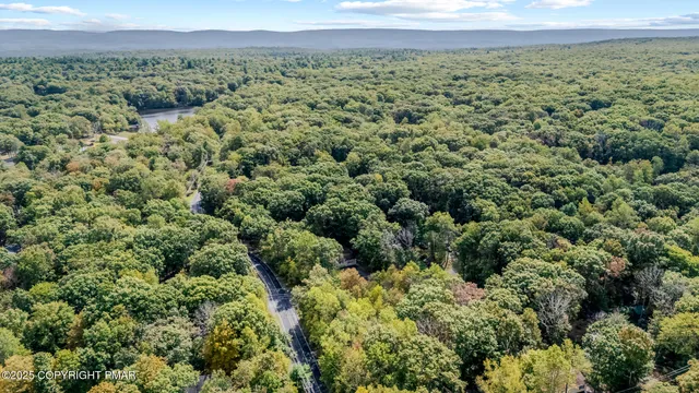 $314,900 | 104 Lakeview Drive, Dingmans Ferry, PA 18328