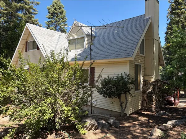 $449,000 | 5974 Pine Avenue, Angelus Oaks, CA 92305