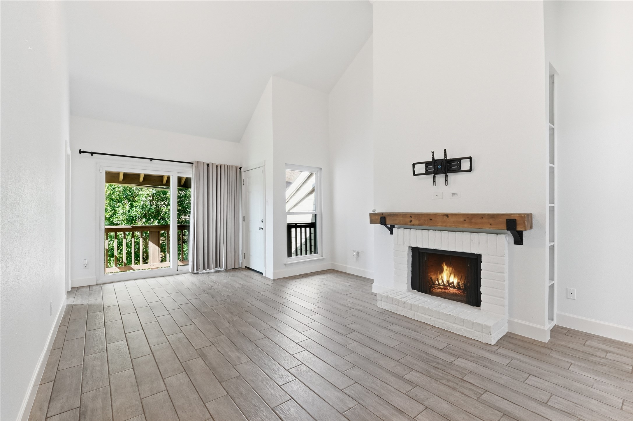 2100 Tanglewilde Street, Unit 378 Houston, TX 77063 - Photo 5 of 28