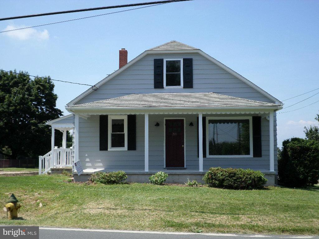 221 Hook Road Westminster, MD 21157 - Photo 1 of 18 Exterior (Front)