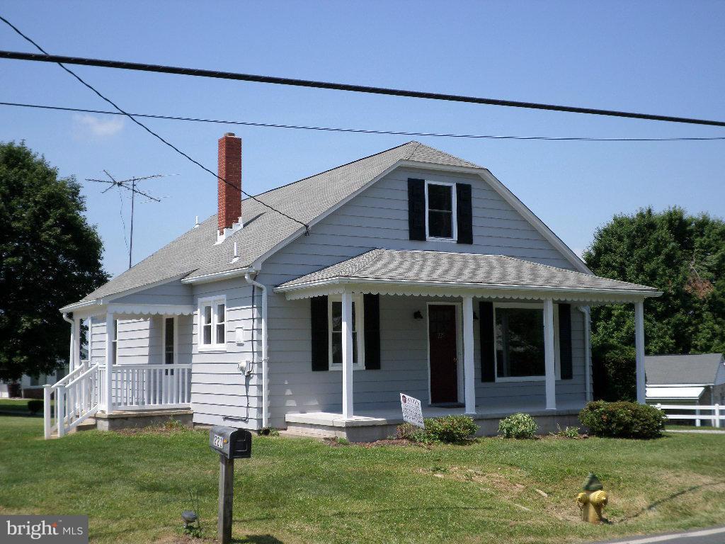 221 Hook Road Westminster, MD 21157 - Photo 17 of 18 Exterior (Front)