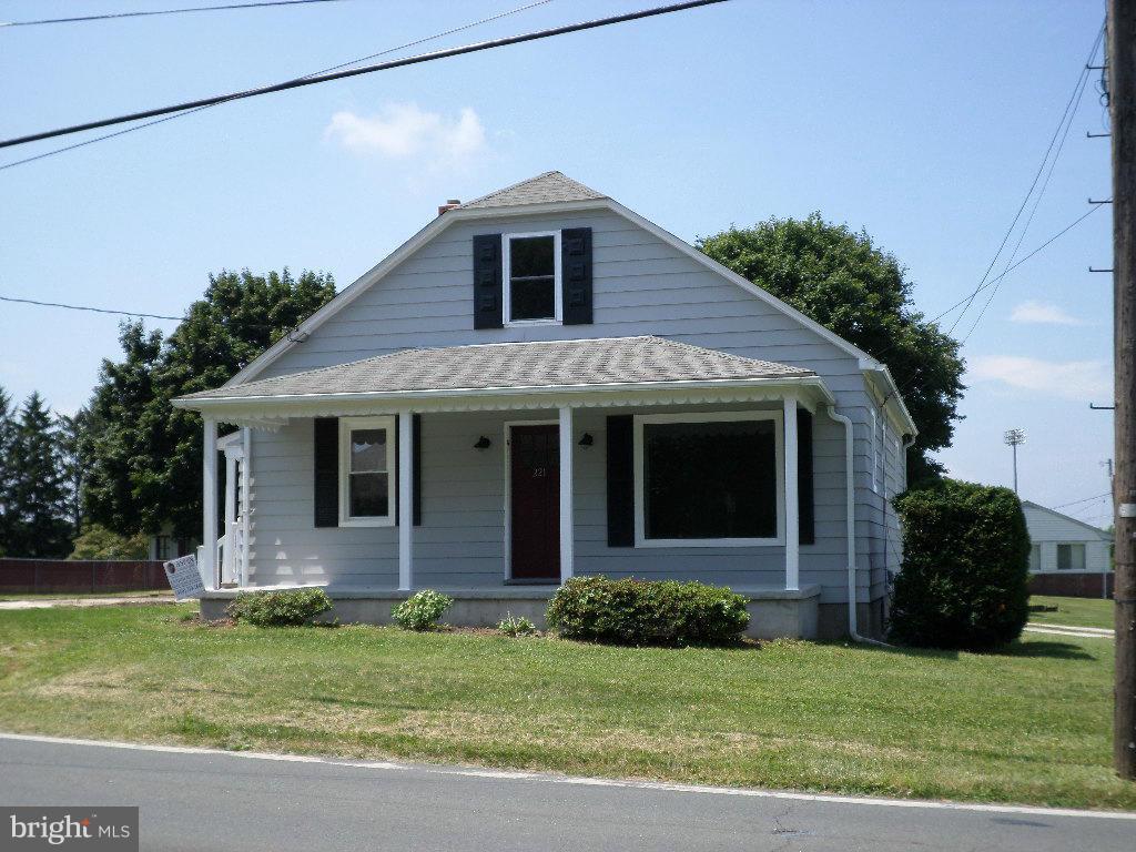 221 Hook Road Westminster, MD 21157 - Photo 18 of 18 Exterior (Front)