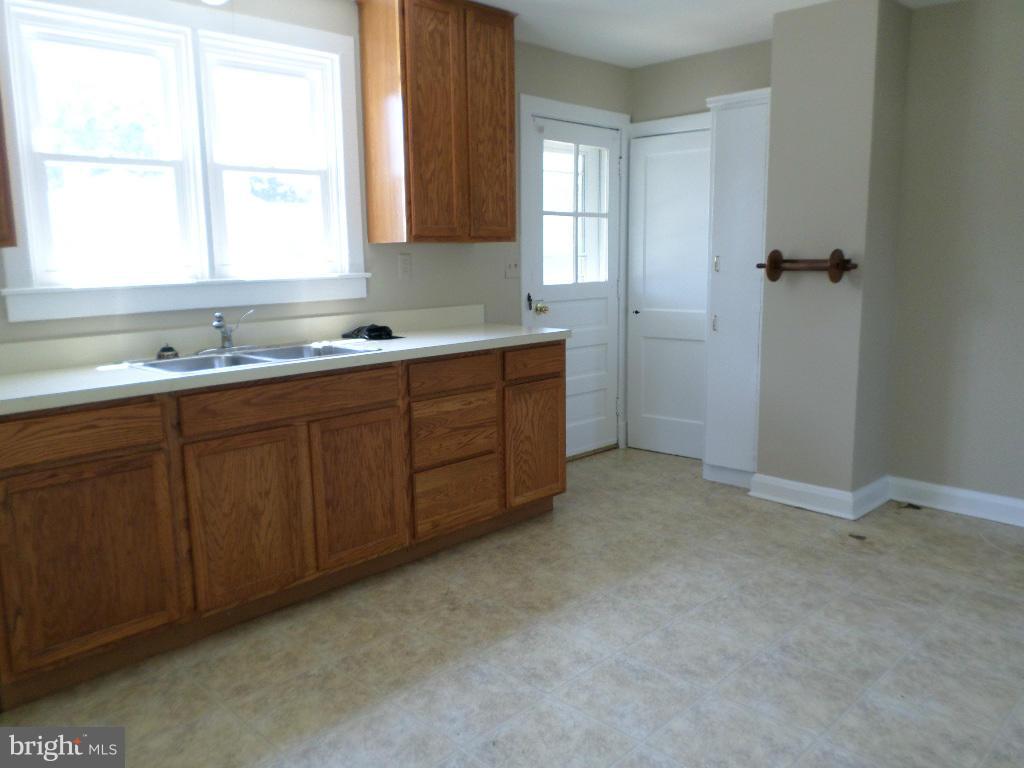 221 Hook Road Westminster, MD 21157 - Photo 5 of 18 Kitchen