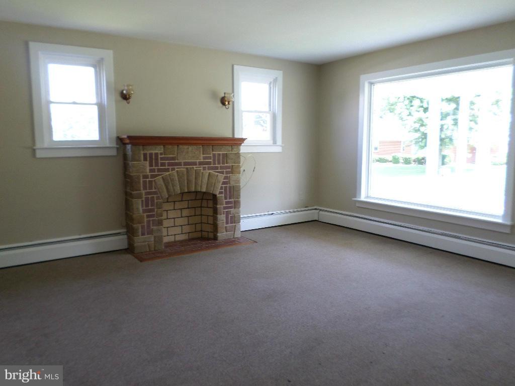 221 Hook Road Westminster, MD 21157 - Photo 7 of 18 Living Room