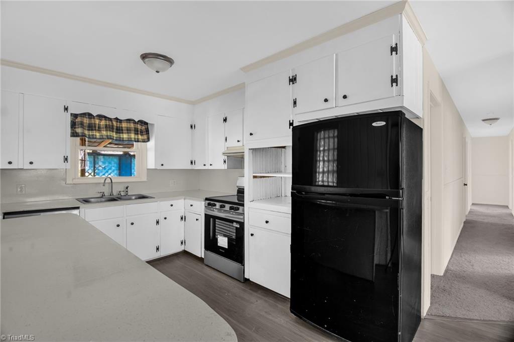 8225 Easley Road Walnut Cove, NC 27052 - Photo 12 of 33 Kitchen view. Peep the new stove