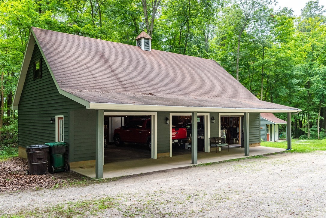 2983 East Hoop Road Xenia, OH 45385 - Photo 6 of 72 Oversized Garage
