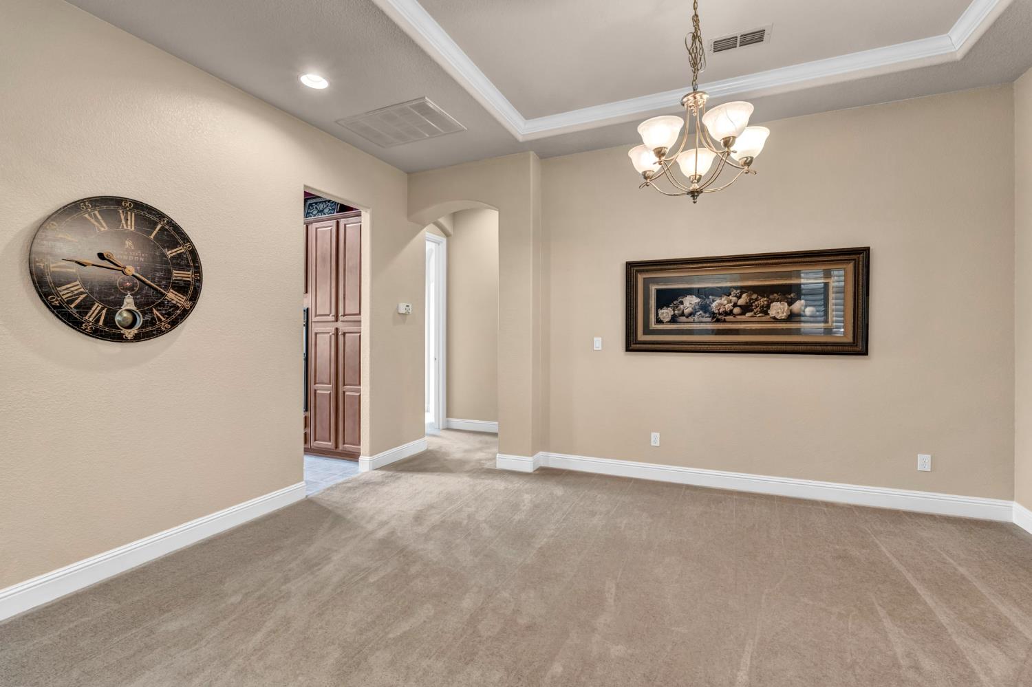 2202 Acorn Ridge Court Folsom, CA 95630 - Photo 6 of 36 Gallery Image 6
