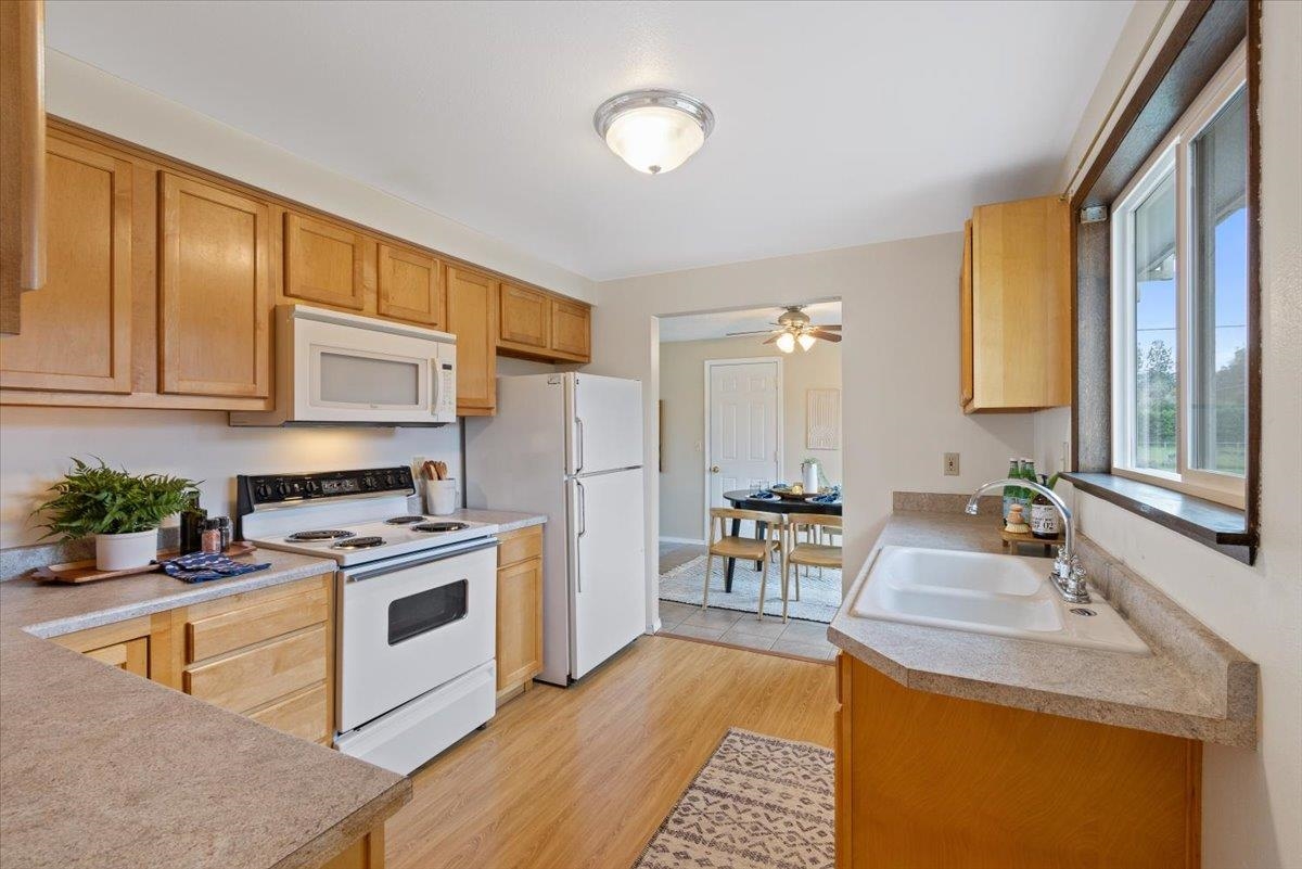 2814 South Bates Road Spokane Valley, WA 99206 - Photo 5 of 20 Gallery Image 5