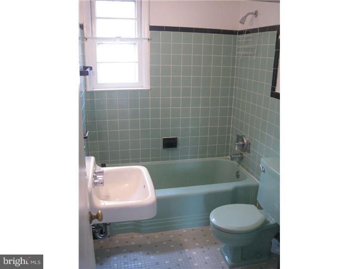 1109 Faun Road Wilmington, DE 19803 - Photo 10 of 14 Bathroom