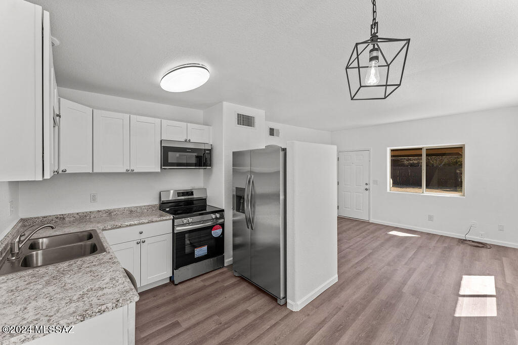 211 West Roger Road, Unit 7 Tucson, AZ 85705 - Photo 6 of 15