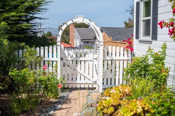 $895,000 | 1 Serrano Way, Del Rey Oaks, CA 93940