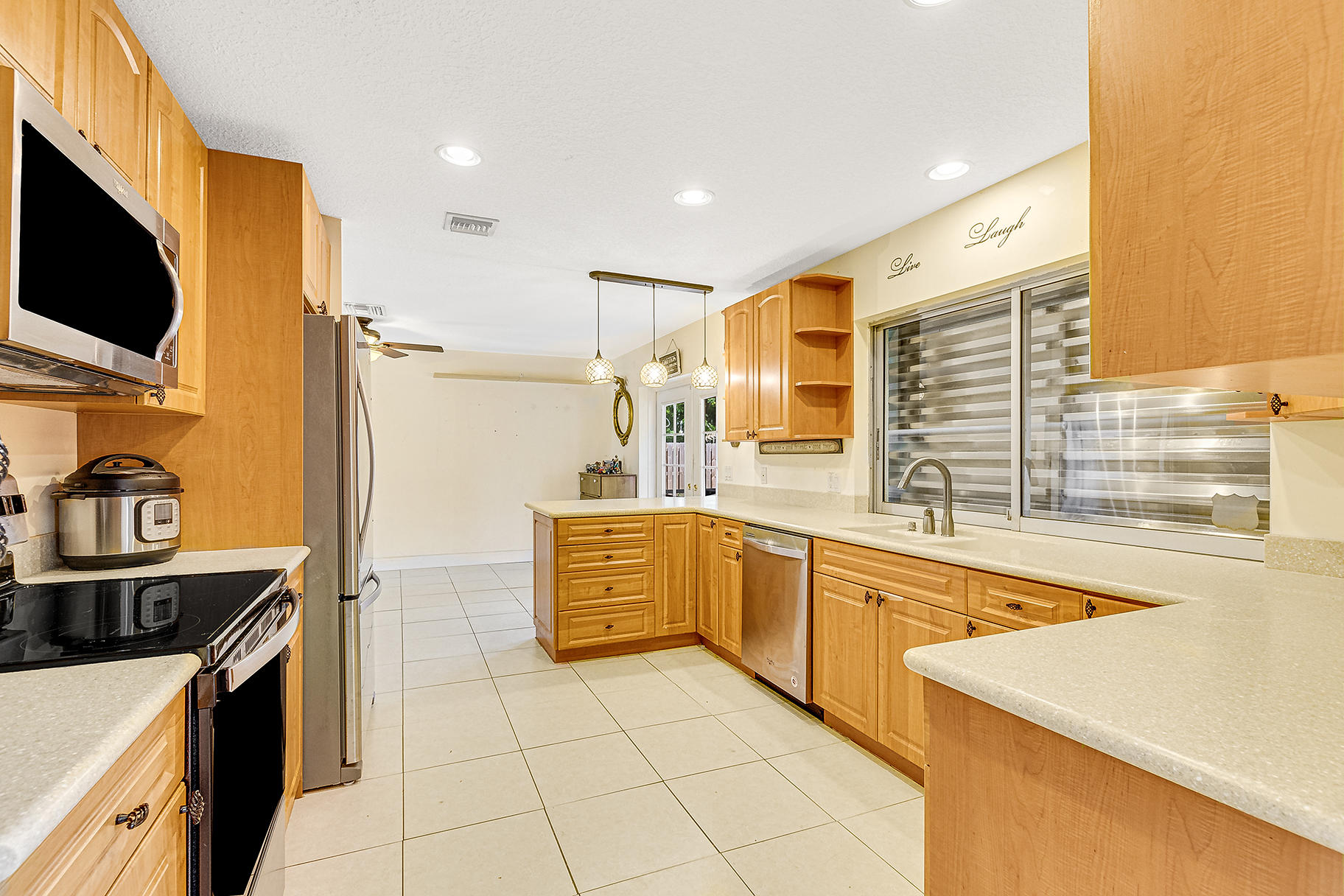 97 West Mango Road Lake Worth, FL 33467 - Photo 6 of 21 Kitchen
