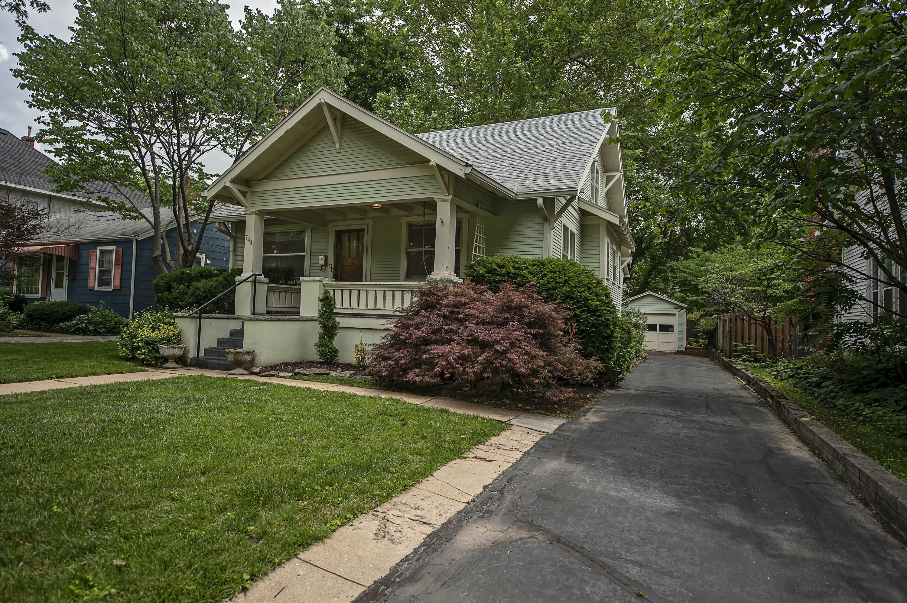744 South Pickwick Avenue Springfield, MO 65802 - Photo 1 of 1 744 South Pickwick (82)