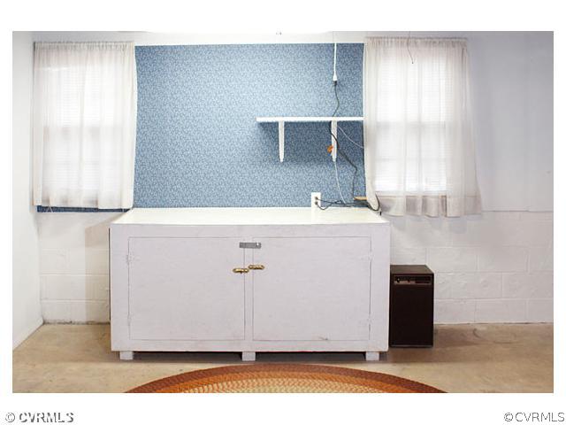 216 Chasnell Road Chesterfield, VA 23236 - Photo 19 of 23 a bathroom with a sink and a mirror