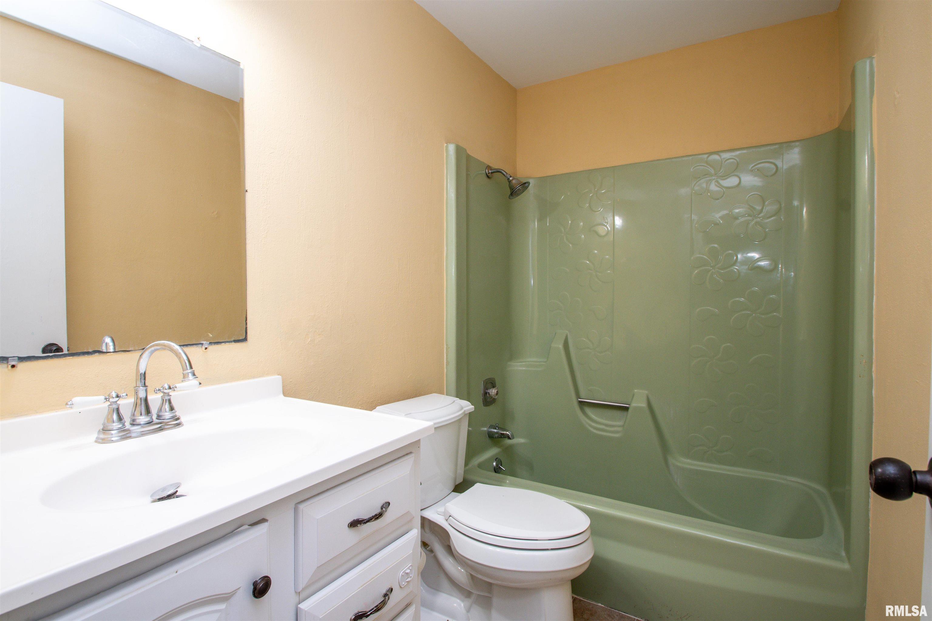 4325 West Castleton Road Peoria, IL 61615 - Photo 12 of 29 Gallery Image 12