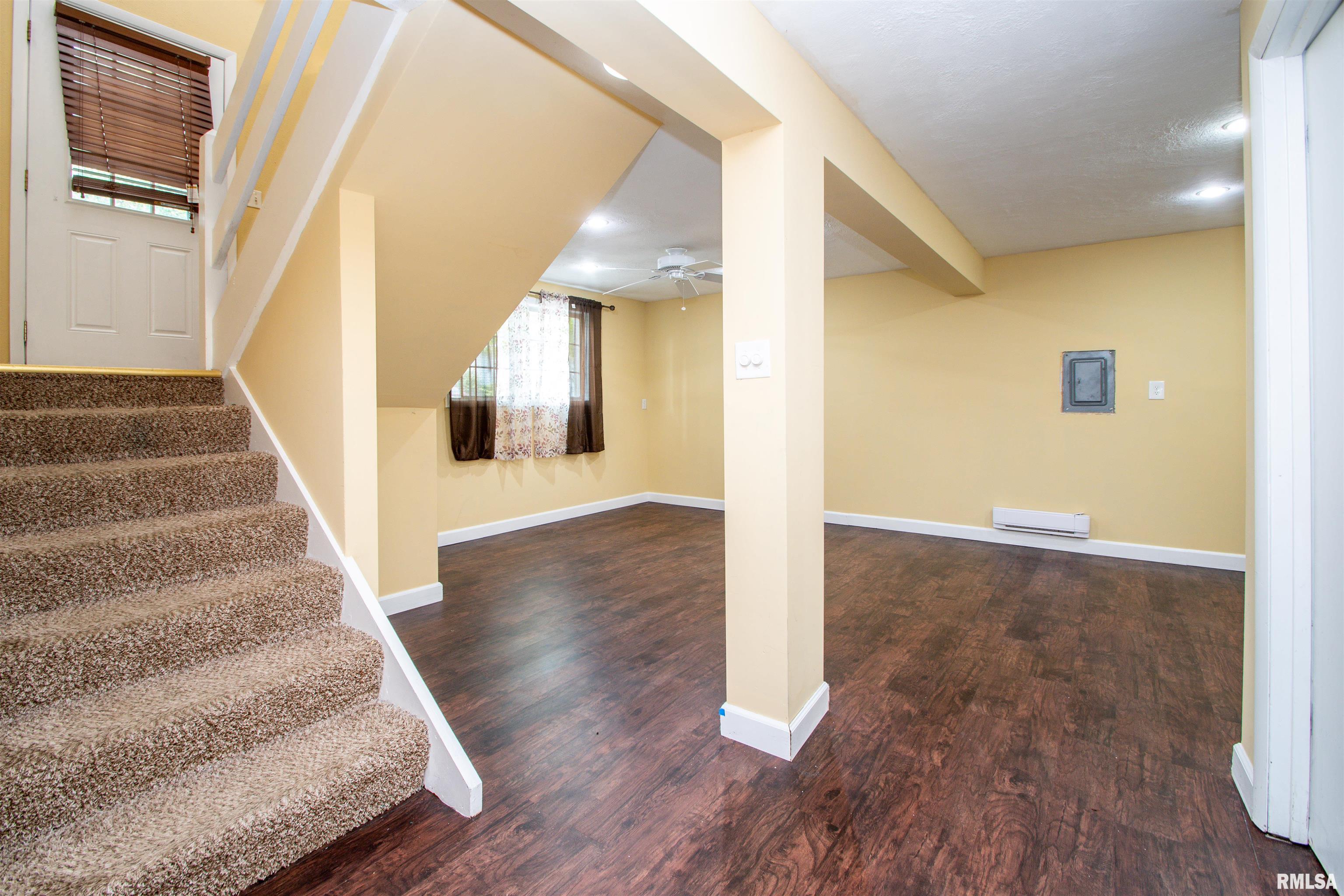 4325 West Castleton Road Peoria, IL 61615 - Photo 18 of 29 Gallery Image 18