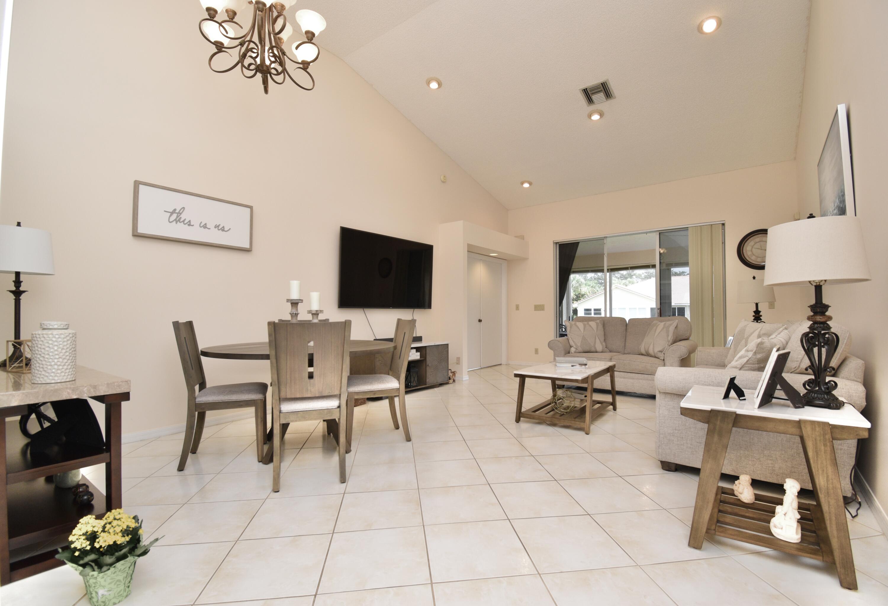 11177 Rios Road Boca Raton, FL 33498 - Photo 5 of 33 IMG_0702