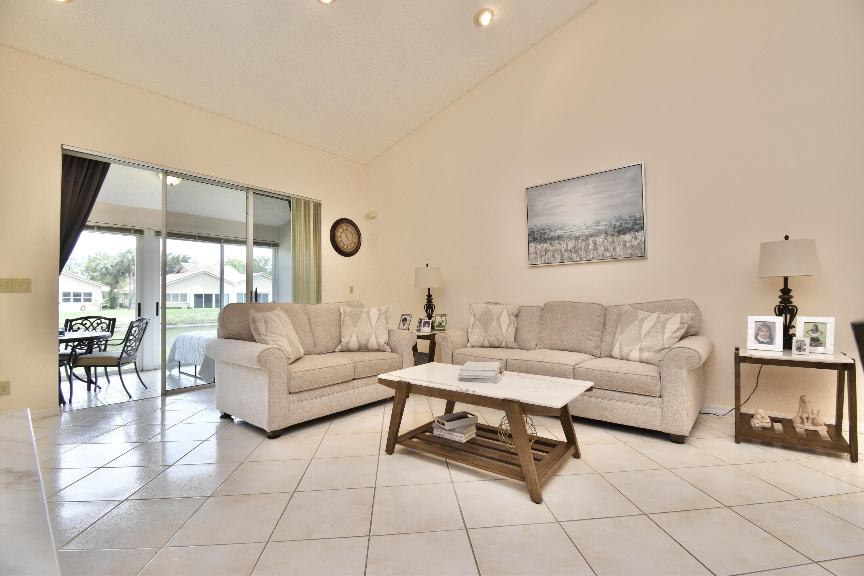11177 Rios Road Boca Raton, FL 33498 - Photo 7 of 33 IMG_0679