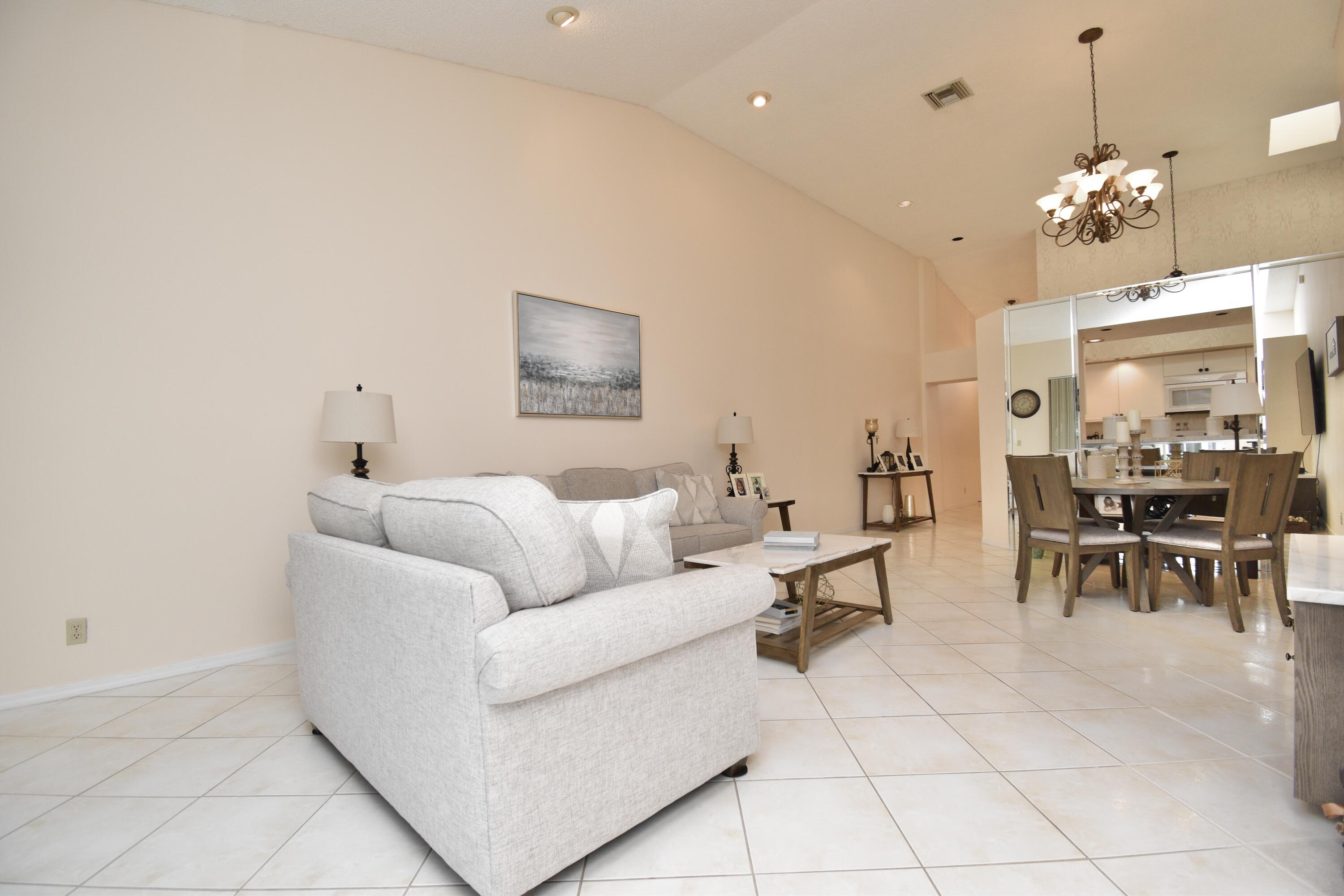 11177 Rios Road Boca Raton, FL 33498 - Photo 8 of 33 IMG_0690