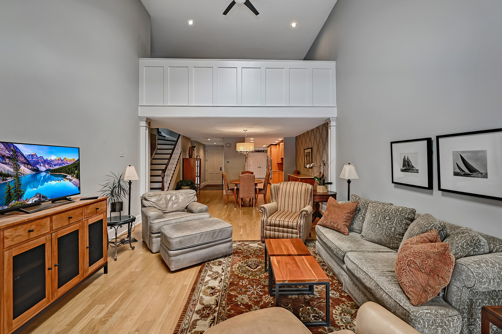 1208 Indian Trail Road, Unit 3E Hinsdale, IL 60521 - Photo 3 of 24 a living room with furniture and a wooden floor