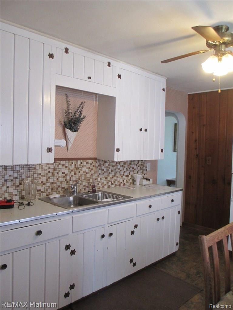604 North Road Fenton, MI 48430 - Photo 10 of 23 IMG_7364.JPG