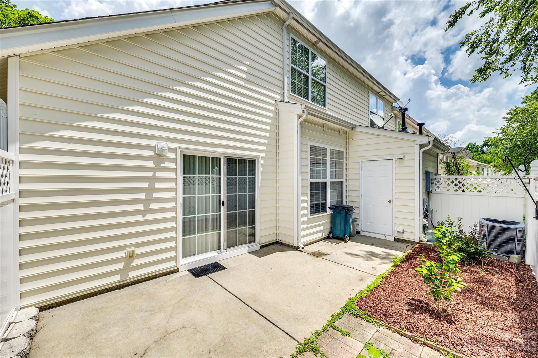 958 Copperstone Lane Fort Mill, SC 29708 - Photo 27 of 29 a house with a outdoor space