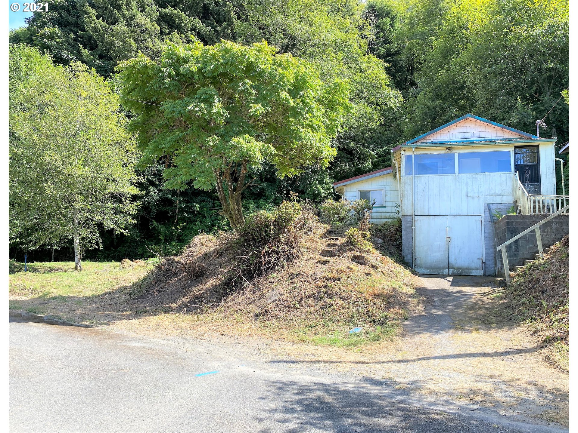 170 Elm Avenue Reedsport, OR 97467 - Photo 2 of 23