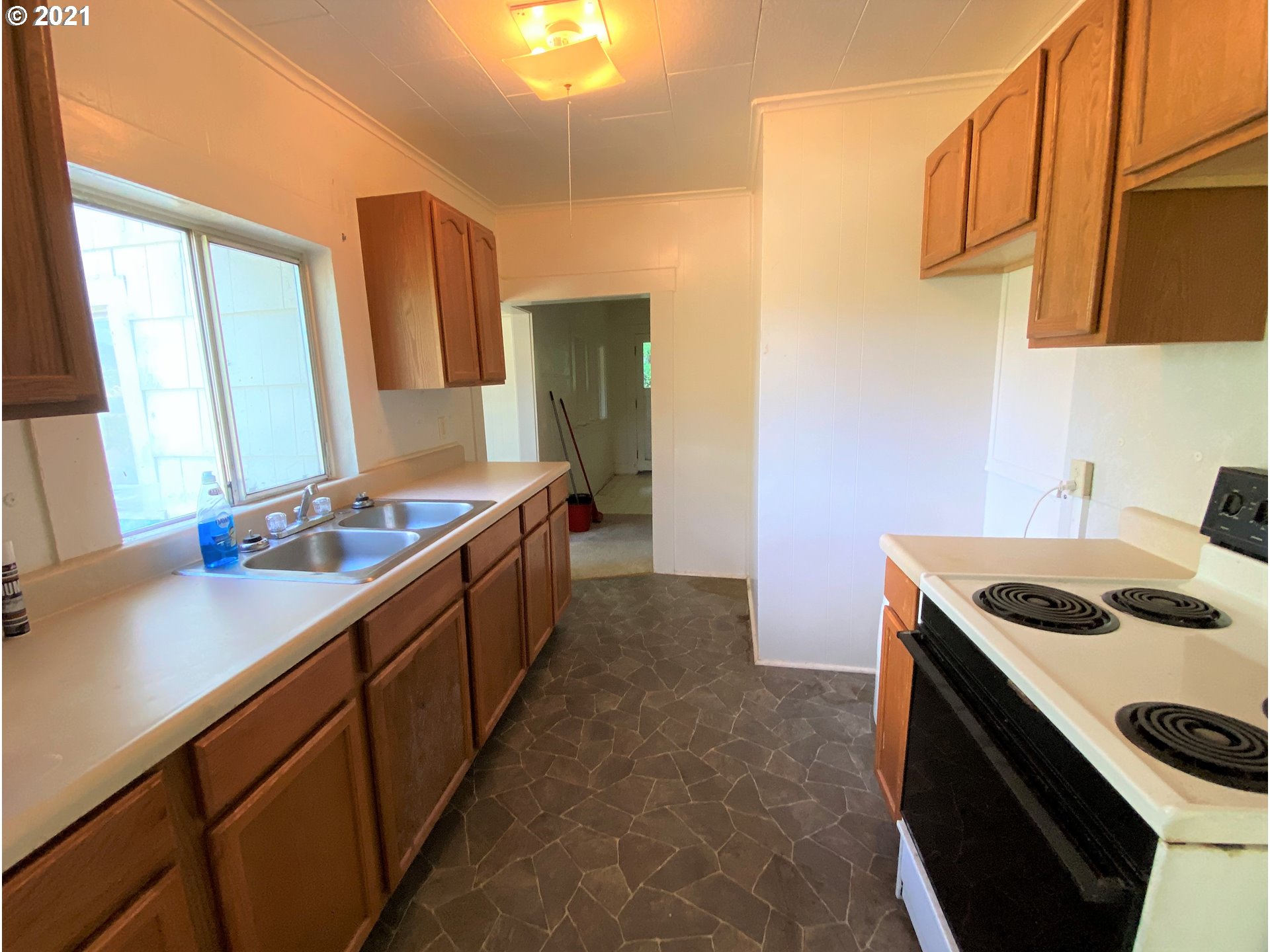 170 Elm Avenue Reedsport, OR 97467 - Photo 12 of 23