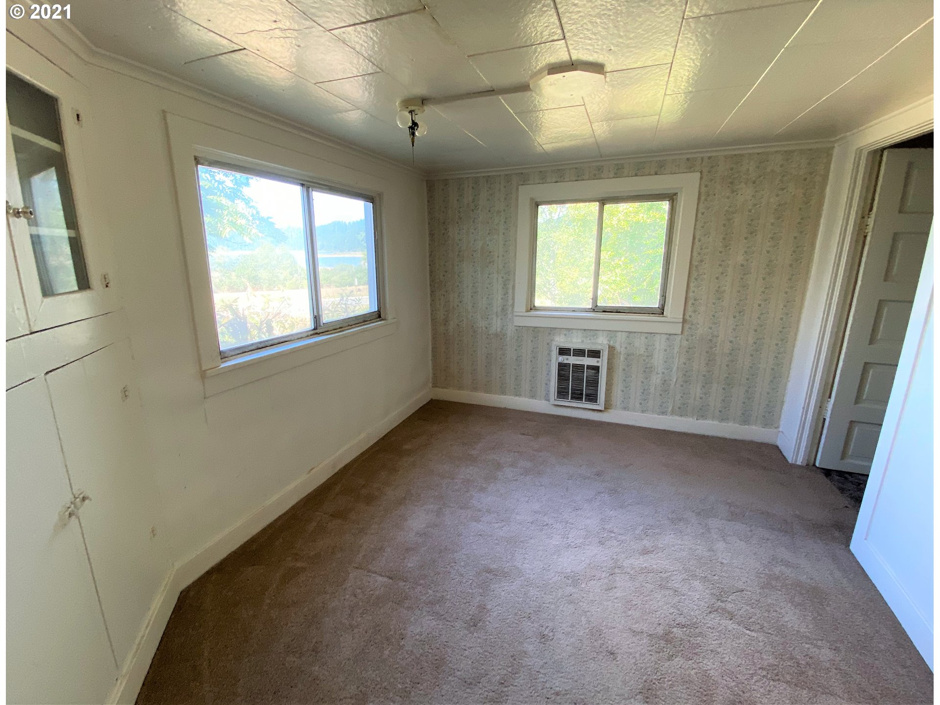 170 Elm Avenue Reedsport, OR 97467 - Photo 14 of 23