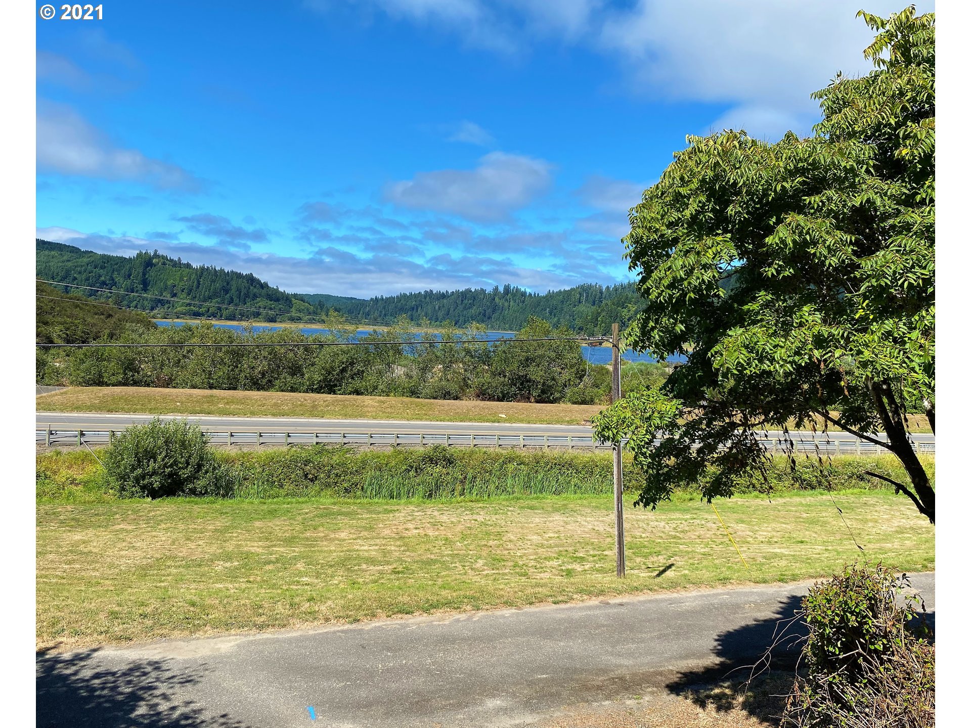 170 Elm Avenue Reedsport, OR 97467 - Photo 5 of 23