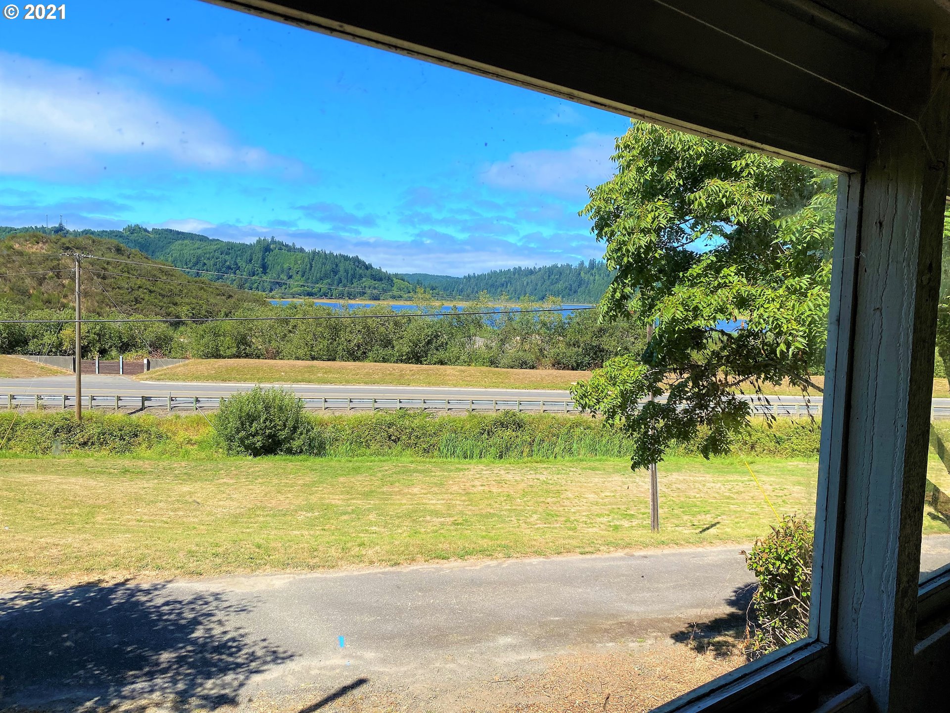 170 Elm Avenue Reedsport, OR 97467 - Photo 6 of 23